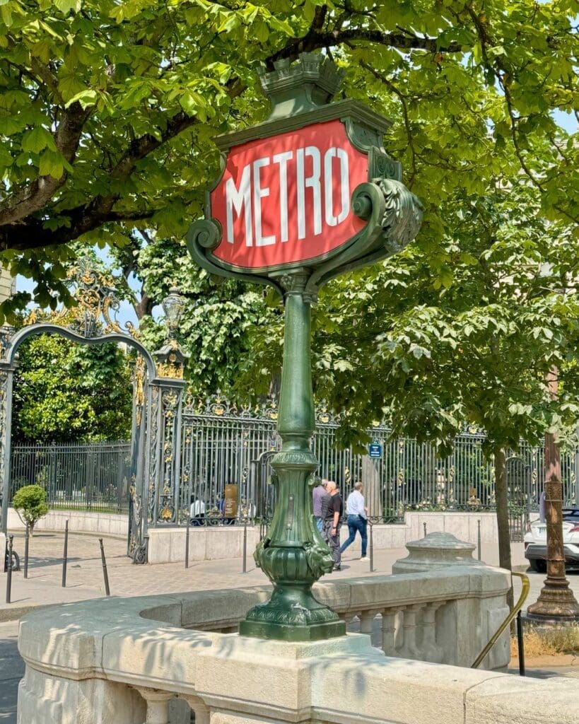 Metro Pariz