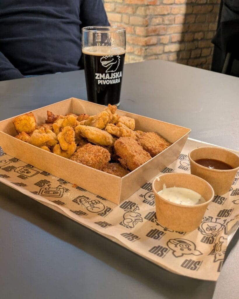 SIP Pub nudi hrskave zalogaje u obliku Crispy Bites Mixa - piletine, krumpira i arancina